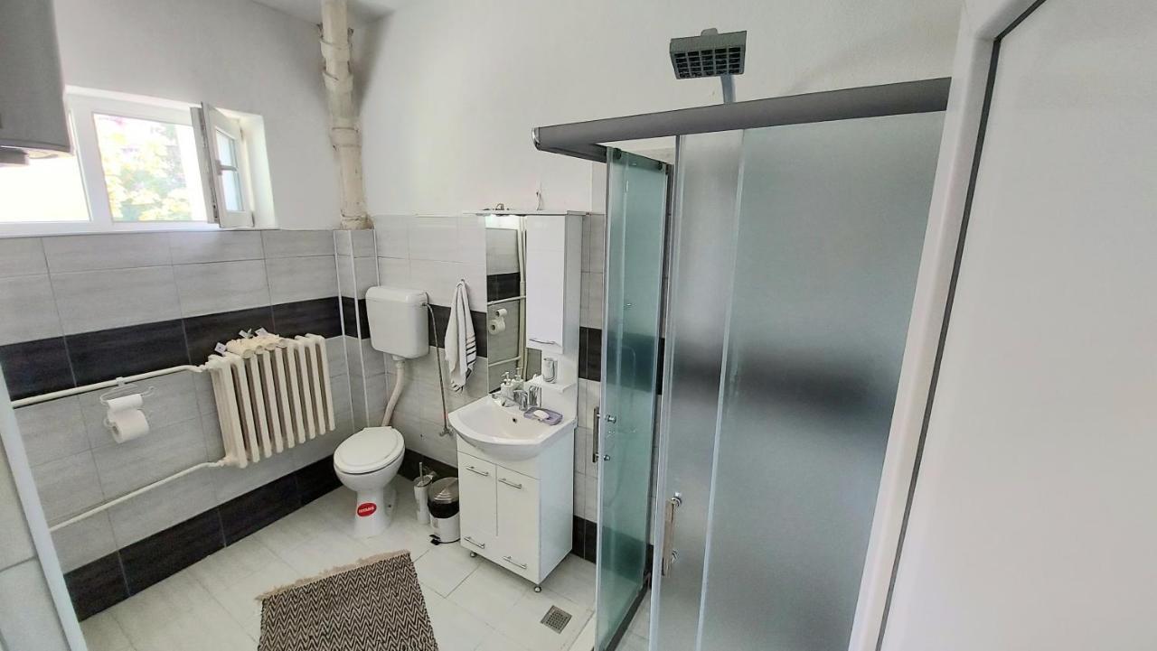 Inner City Two Bedroom Apartment สโกเปีย ภายนอก รูปภาพ
