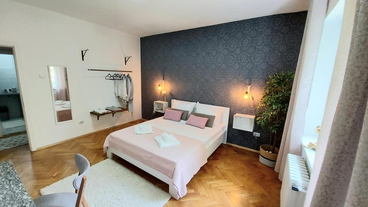 Inner City Two Bedroom Apartment สโกเปีย ภายนอก รูปภาพ